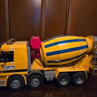 BRUDER  BETONIERA SCANIA