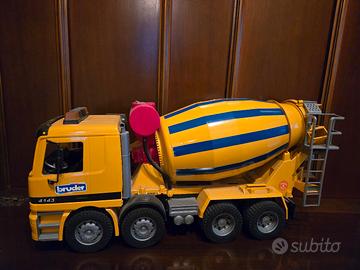 BRUDER  BETONIERA SCANIA