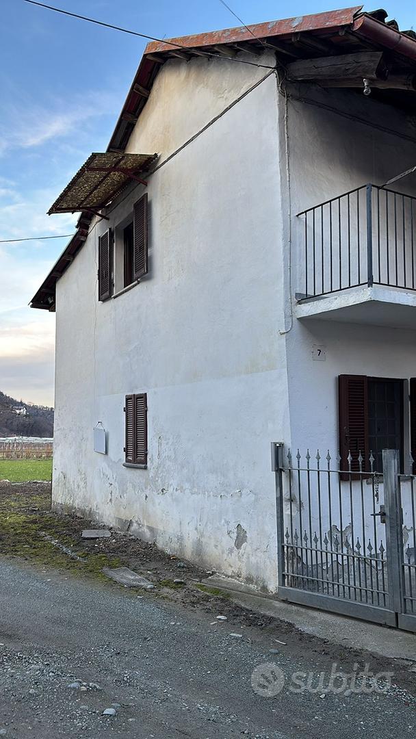 Casa con due appartamenti e giardino - Vista 2
