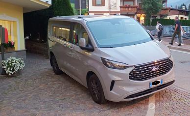 FORD TOURNEO CUSTOM TITANIUM