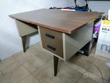 Scrivania in metallo vintage anni 70