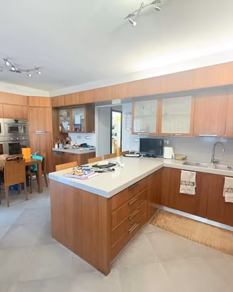 Cucina e salone + Tavolo Biliardo e camere ragazzi