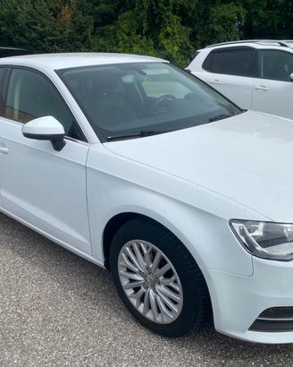 Audi A3 SPB 1.6 TDI clean diesel Attraction