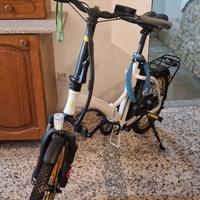 E bike pieghevole portapacchi