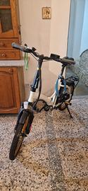 E bike pieghevole portapacchi