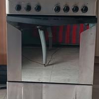 Cucina con forno elettrico