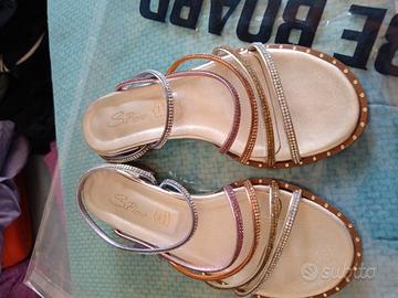 Sandali con brillantini colorati