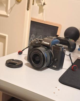 Canon EOS M5 Mirrorless