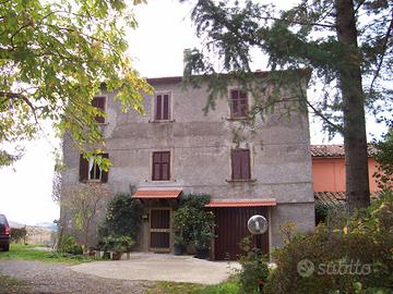 Casa indipendente con terreno e annessi. Arcidosso