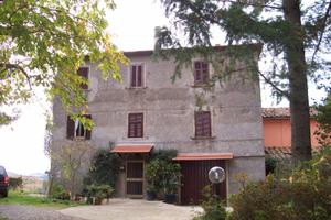 Casa indipendente con terreno e annessi. Arcidosso