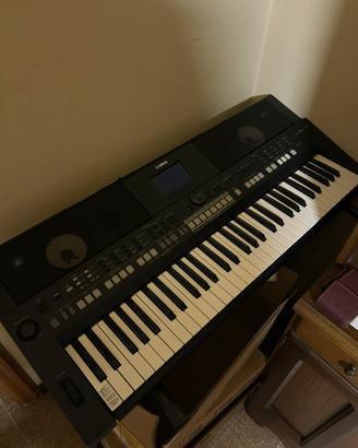 Yamaha PSR -S650 Workstation Arranger