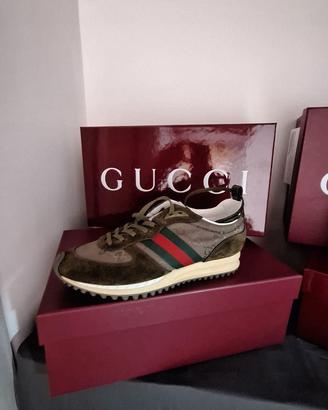 Scapre donna gucci