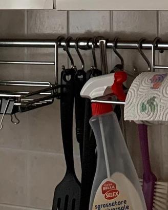 Barra portautensili per cucina