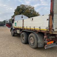 Camion Iveco 190/38 trilaterale