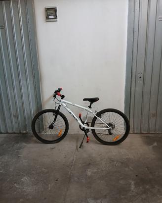 Bicicletta B'TWIN Rockrider 24
