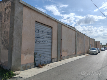 Capannone ad uso magazzino