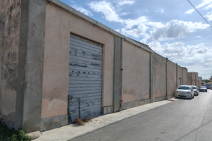 Capannone ad uso magazzino