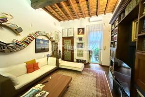 TRILOCALE CON DETTAGLI D'EPOCA