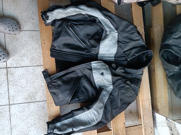 completo abbigliamento moto