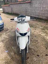 Peugeot tweet 50