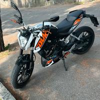Ktm Duke 125 - Tenuta in garage