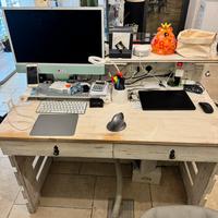 Arredamento Negozio o ufficio. Scrivania in pallet