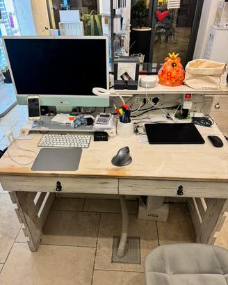 Arredamento Negozio o ufficio. Scrivania in pallet
