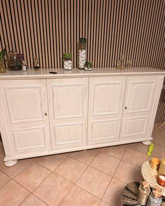 Madia e cristalliera shabby chic in legno massello