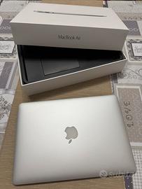 MacBook Air 13 inch + Apple watch serie2 - 42 mm