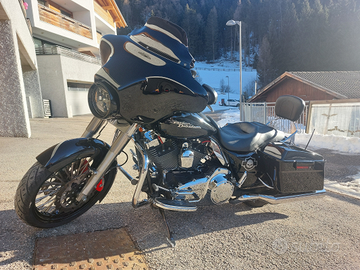 Street Glide FLHX