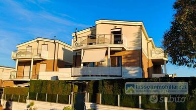 Appartamento di 110 m² con più di 5 locali e box a