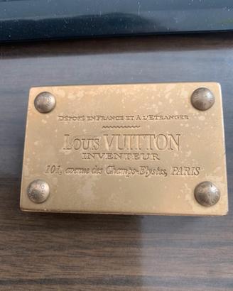 Piastra in ottone Louis Vuitton Inventeur
