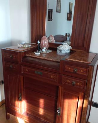 mobili fine '800