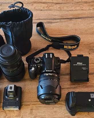 Kit Fotografico Reflex Nikon D3100 + 3 Obiettivi