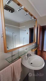 Specchiera e armadio bagno
