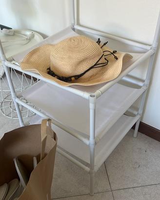 Cappello donna con cordino alla moda