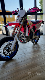 TM SMR300 ES Fi 2t limited edition pink