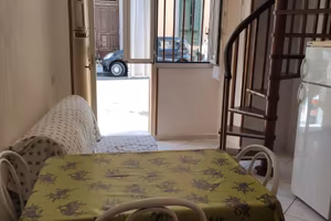 Monolocale su 2 livelli - Vomero, 5 min da Piazza