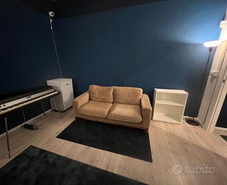 Divano due posti velluto beige e legno sfoderabile