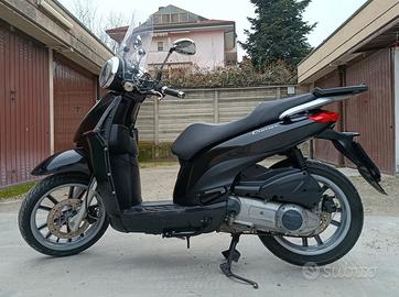 Piaggio carnaby 300