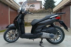 Piaggio carnaby 300