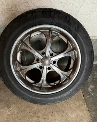 Cerchi in lega con gomme 20”