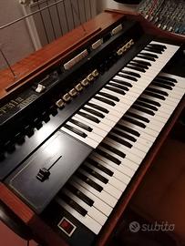 Organo Crumar Mistrale 3000