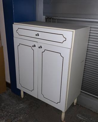 Mobiletto bianco