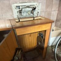 MACCHINA DA CUCIRE singer merritt