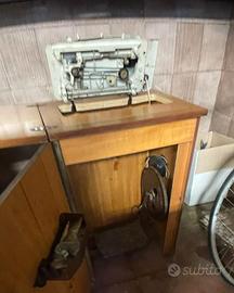 MACCHINA DA CUCIRE singer merritt