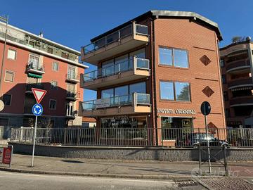 Immobile di 538 m² con più di 5 locali a Novara