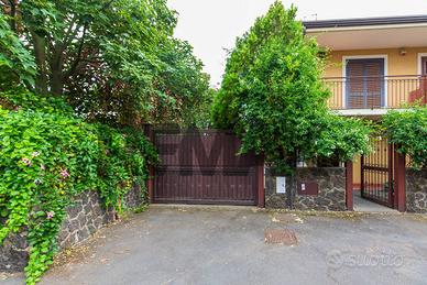 Villa a schiera - San Giovanni la Punta