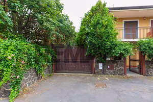 Villa a schiera - San Giovanni la Punta