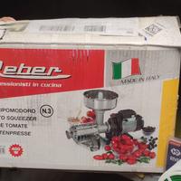 SPREMI POMODORO PER SALSE